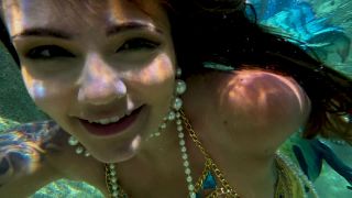 Adria Rae, Leigh Raven, Jewelz Blu - Deep Into Blu Part 4: Lesbian Mermaid DP.