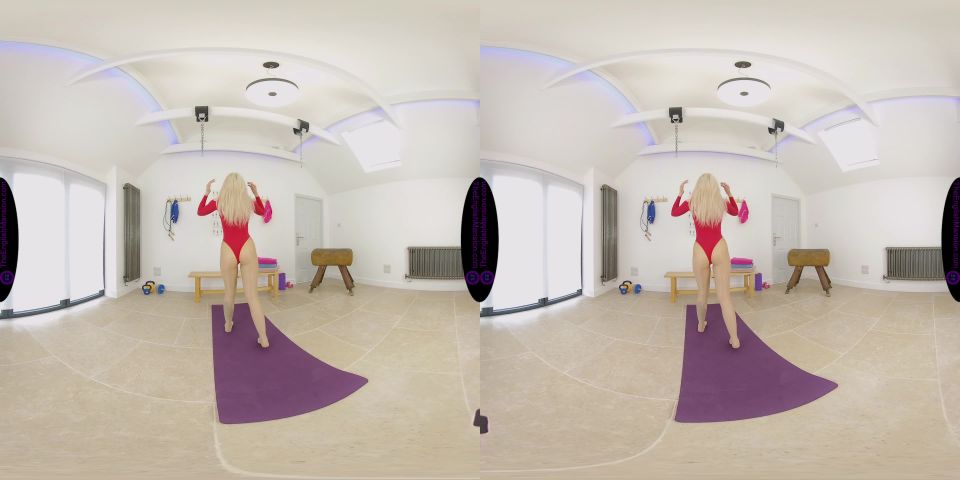 The English Mansion – Princess Aurora – Exposed Gym Peeper – VR femdom 