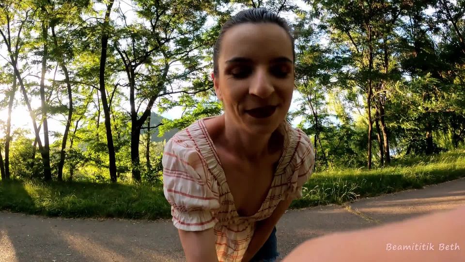 Beamititik Beth – Risky Park Outdoor Blowjob and Facial Cum Swallow – Nervous First Time.