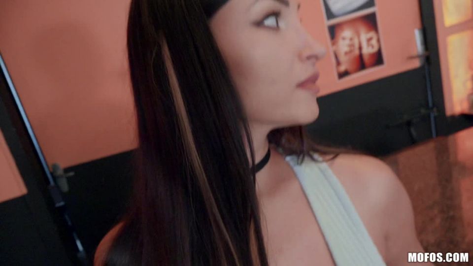 Porn en línea PublicPickups presenta Alyssa Kent alias Alyssia Kent en Barmaid Gets Laid Again – 30.10.2018