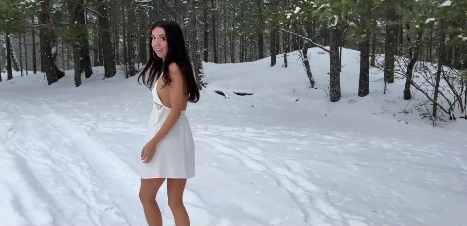 7175 Sex in a winter snowy forest , the beauty got hot cum on...