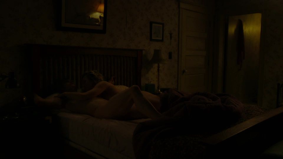 Amanda Clayton - Ciudad en una colina s01e04 (2019) HD 1080p!!!