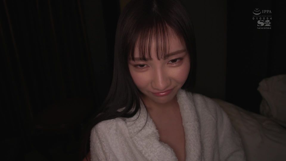 En una habitación compartida con un jefe de acoso sexual de mediana edad que (porno japonés) Ria Yamate