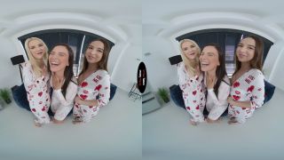 Pajamas Party Ariana Van X, Kylie Green, Lika Star 03-03-2023 - Natural tits