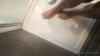 Onlyfans - Lou In Heels - louinheelsThese need a good rinse after a hot sweaty day outside - 07-05-2020