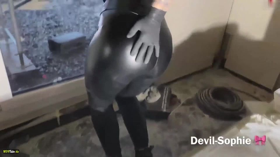 – devil sophie – Fick die haarige Latexfotze – Unrasiert mit Pussyduft abgesquirtet - Amateur