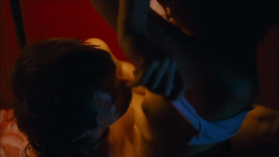 Aleksandra Balmazovic - The Red Colored Grey Truck (Sivi kamion crvene boje) (2004) HD 720p - [Celebrity porn]