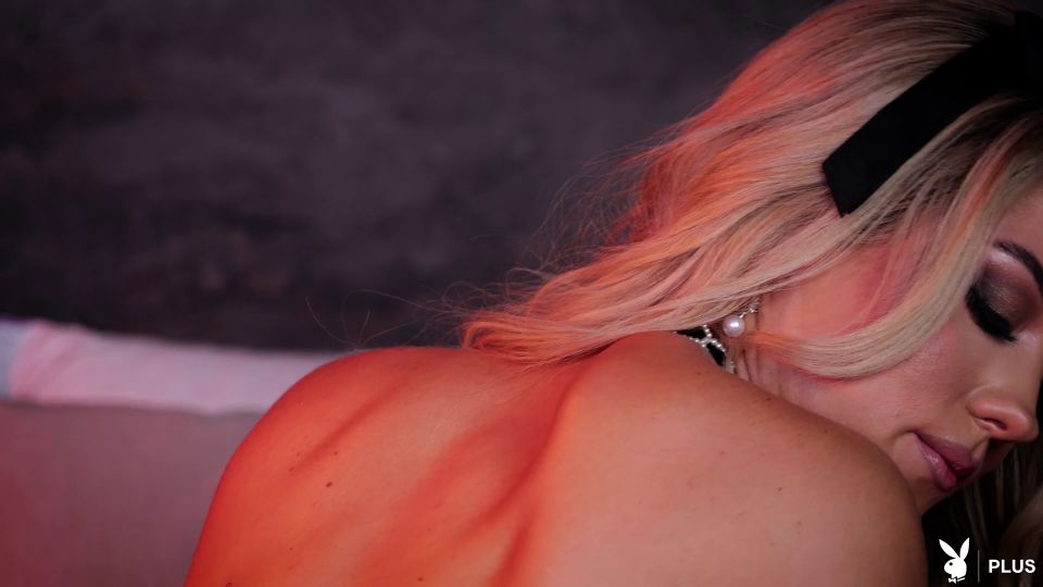 Servicio de mucama de Zafiro Mirado [12.15.25] [1080p]