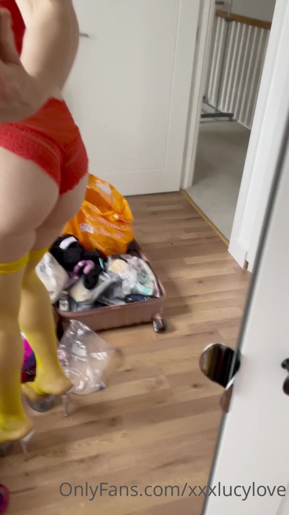 Esposa caliente Lucy - xxxlucylove () Xxxlucylove - listo para disparar 30-09-2021