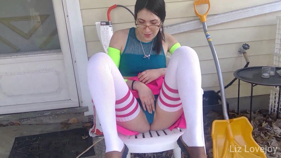 girl fart fetish liz lovejoy backyard squirt outdoor public squirting, public on milf porn