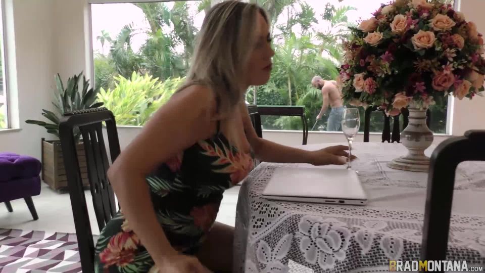 Inês Ventura - MILF Casada Fodeu Com o Jardineiro Dotado , anal blonde com on cumshot 