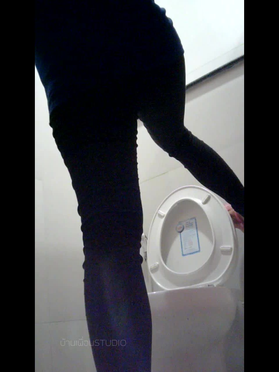 Voyeur Thailand student toilet 39 - voyeur - voyeur 