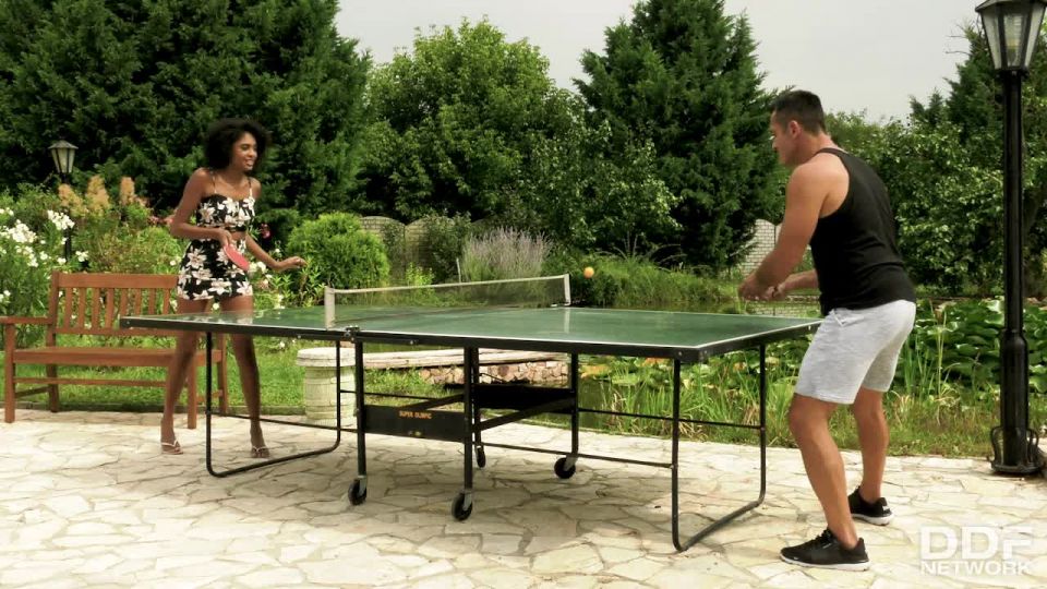 Hands on hardcore with luna corazon in ping pong outdoor fuck