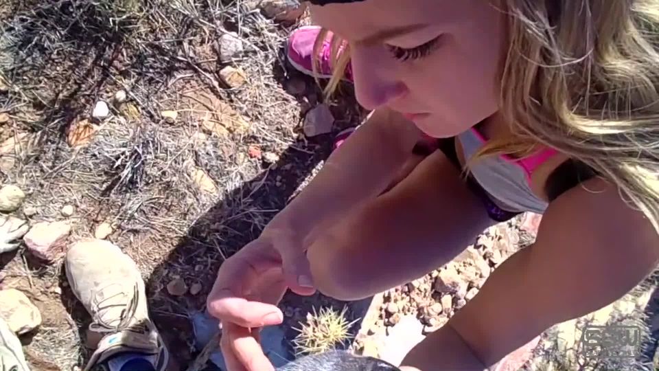 Stacy Sparks - Vacaciones en el desierto con pernoctación y sexo (Hot Babes)