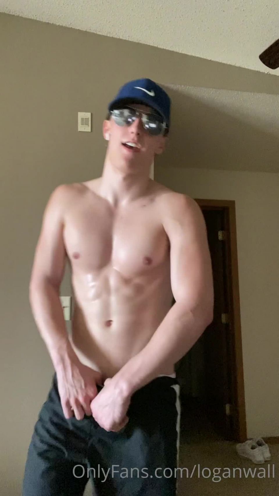 Loganwall () - got done with a run and my dick is wanting sex after dont mind my sweat 05-04-2021