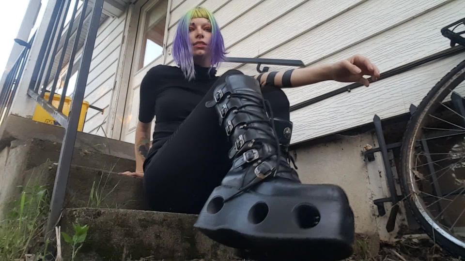 Cyberpunk goth girl boot worship and spitty soles(Feet porn)