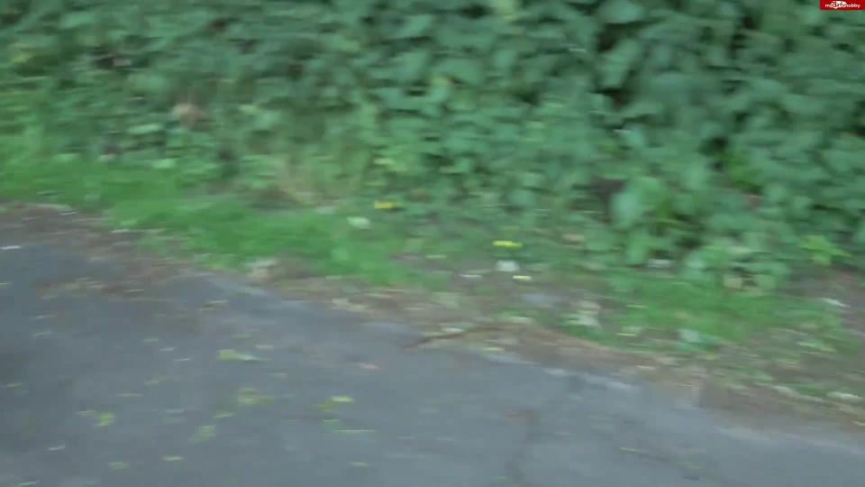 online porn video 20 Vamp-LuderDD - Vor Spannern, Dildo in Fotze gestopft  on femdom porn jessica bangkok femdom