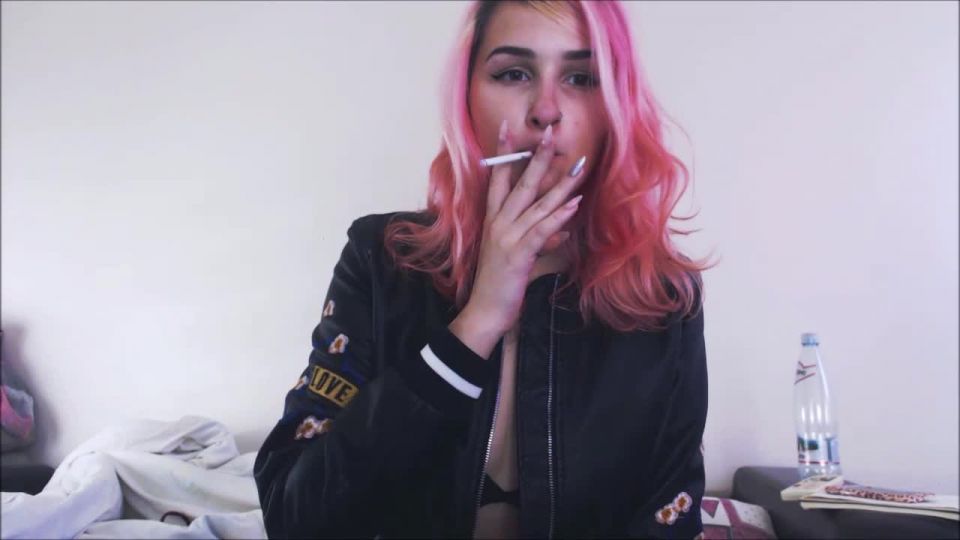 MarySweeeet SEXY SMOKES - ManyVids