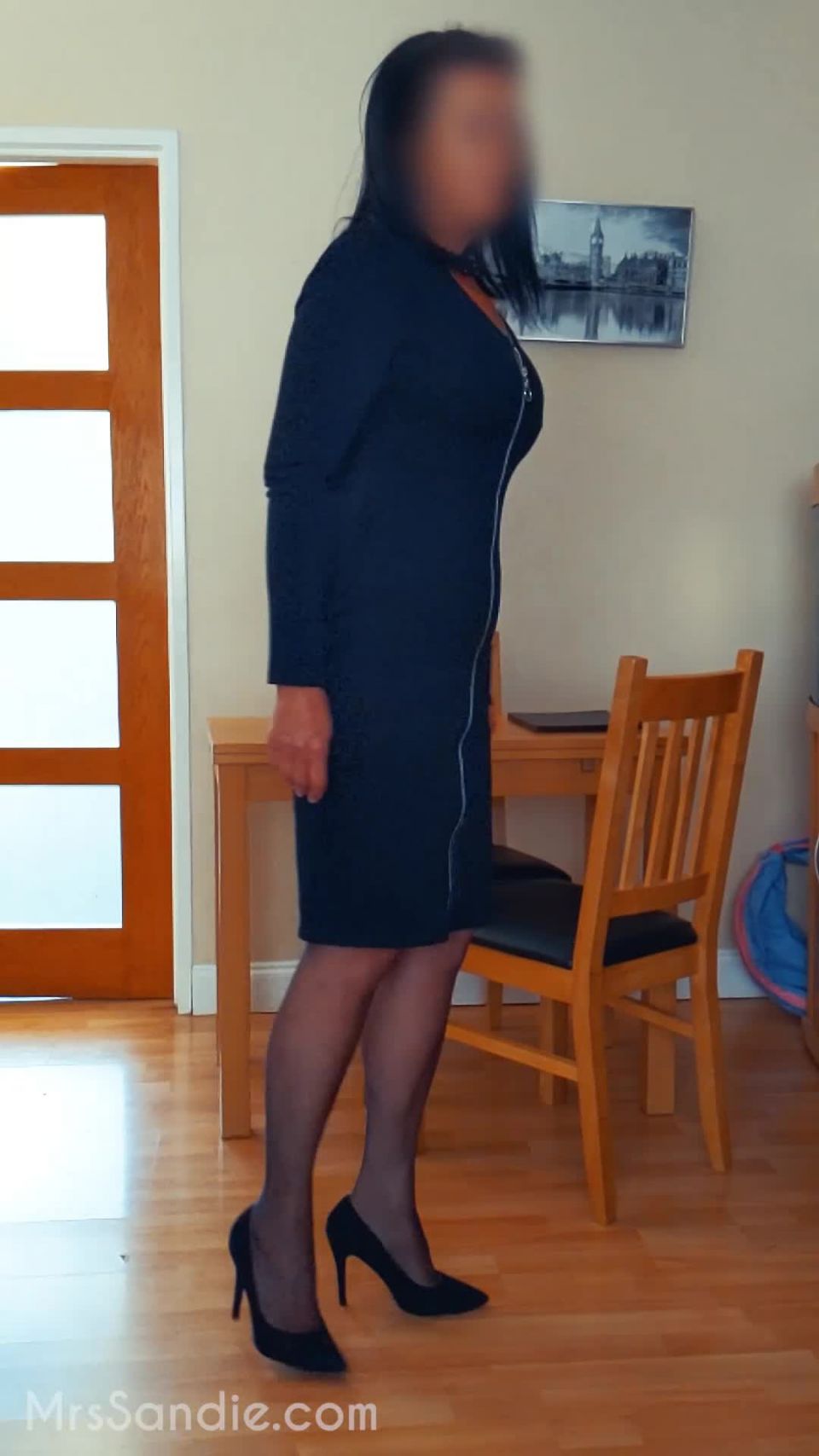 Mrs Sandie Mrssandie - zipper dress hopefully youre going to splaf your load to my bald cunt when you see the d 04-08-2021