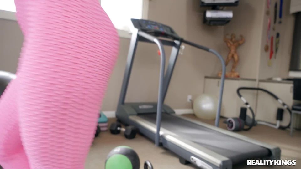 Tru Kait - Grabbing Tru's Butt at the Gym 2021-07-03 1080p