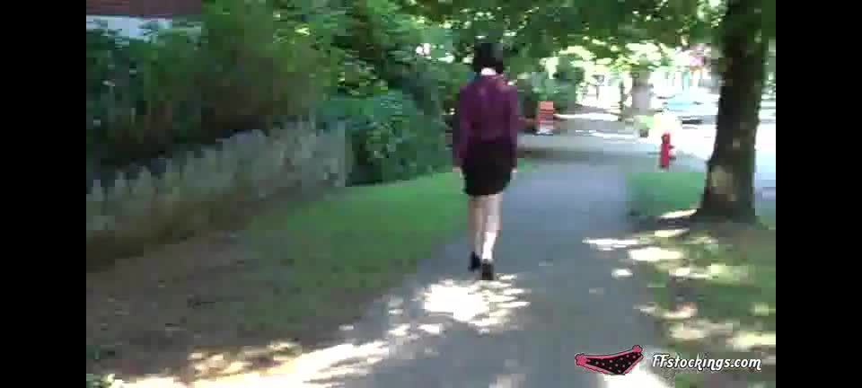 FFStockings public panty flasher julia (mp4)