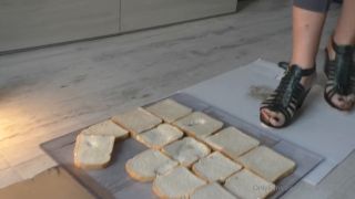 Italian Girlfriend Italian Girlfriend aka italiangirlfriend - 07-14-2022 OnlyFans Video - Leather green wedges against some bread and some chocolate eggs_bg9x video fetish