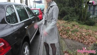 MellyBunnyLuder - Mein 1. Public Blowjob