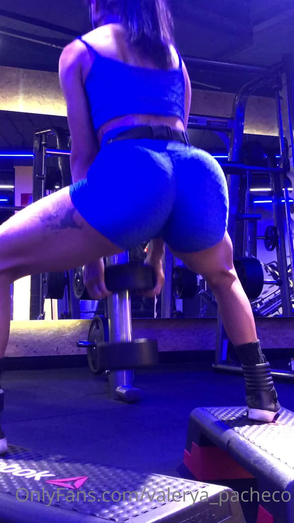 Valerya Pacheco () Valeryapacheco - do you like it when i squat and my tail splits 30-07-2021