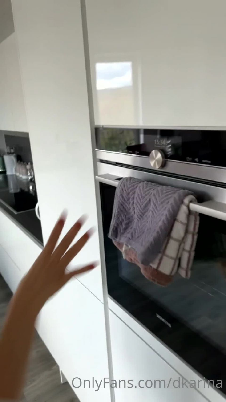 OnlyFans – Mia Karina @miakarinavip @dkarina – Real Estate Agent