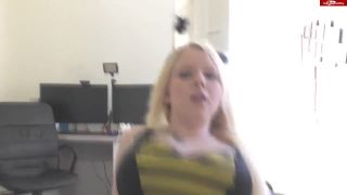 LunaLove96 Bumsebiene Luna gefickt und vollgekleistert21