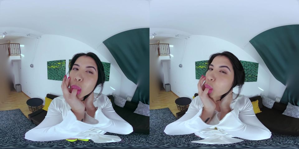 Lady Dee (VR Intimacy 005 - Look deep into Dee's eyes / 12.04.2019) [Oculus Go] (UltraHD 2K / MP4) VRIntimacy | oculus go | femdom porn tall japanese femdom