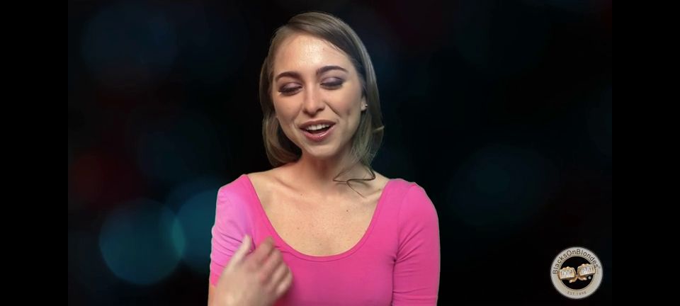 Riley Reid Detrás de las escenas (Brunette girls porn)