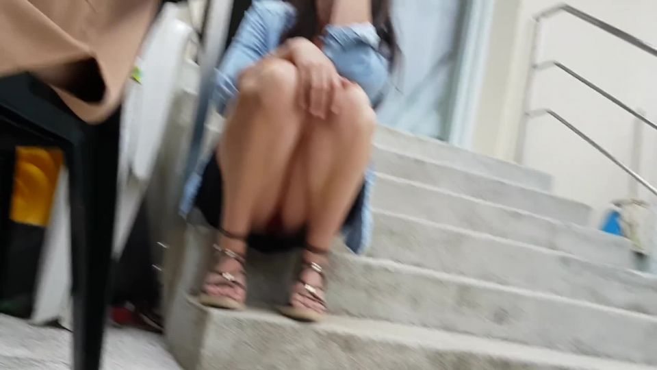 Candid teen upskirt pantie feet vor! voyeur 