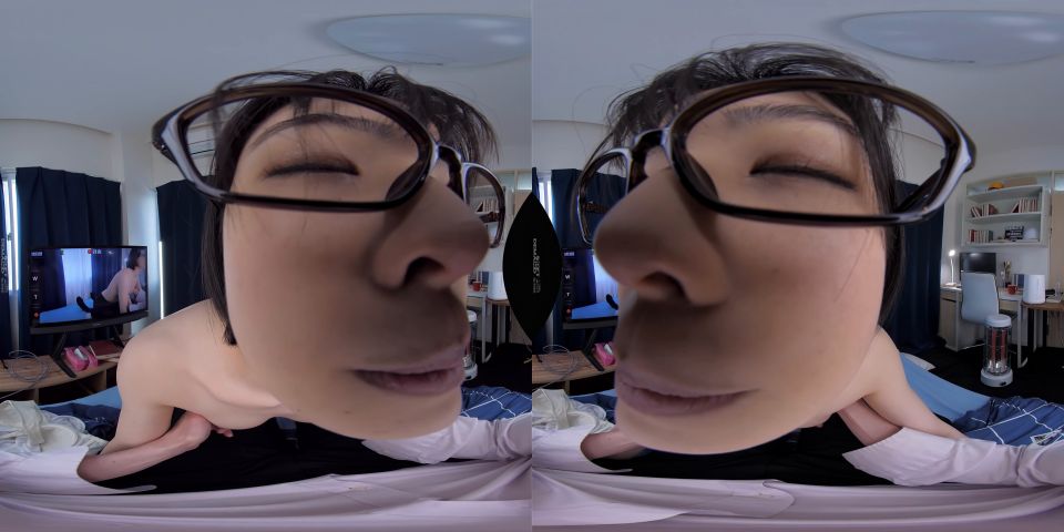 DSVR-1583 【VR】男子しかいない社会で生きてきた地方の有名工業●校出身の地味なメガネ女子（20歳）と個人撮影