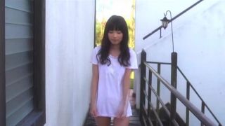 Stunning Japanese teen Miu Kamisaka shows sexy poses