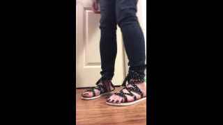 Onlyfans - Beneathmytoes - Little shoes removal when I got home - 24-11-2019