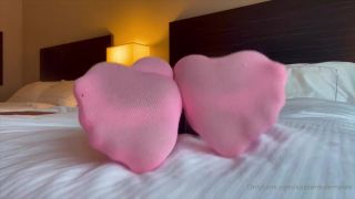 free porn video 22 sizetensolemates 221020212254273177 cheesy pink avia socks would you cum for my scent - feet - feet porn crazy foot fetish