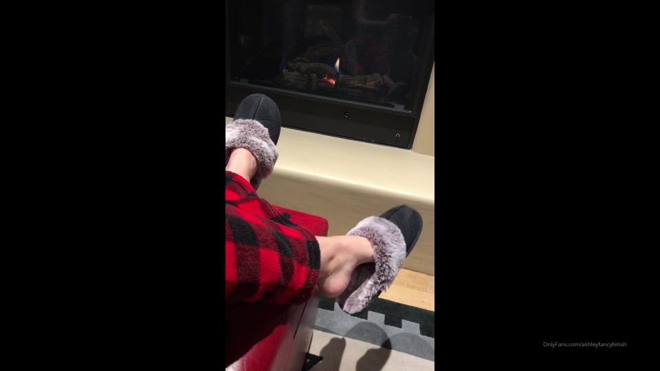 Ashleyfancyfetish 5 Min Fancy Feet By The Fireplace Close Up Bet You Wanna_ - (Webcam)