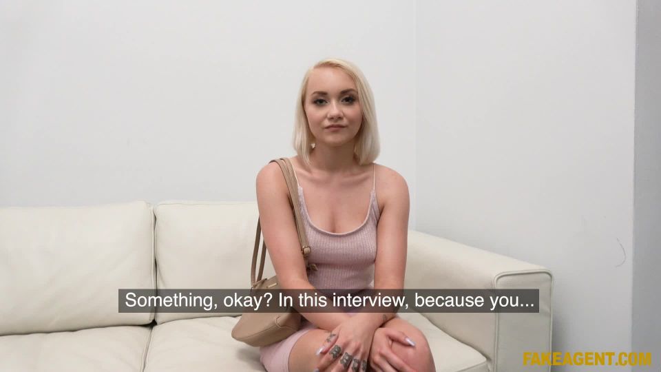 Marilyn Sugar – Desk fuck for petite blonde,  on teen 