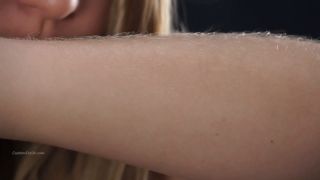 Custom Fetish - Julie Makes Arm Hair Grow w Bubble Gu - Fetish