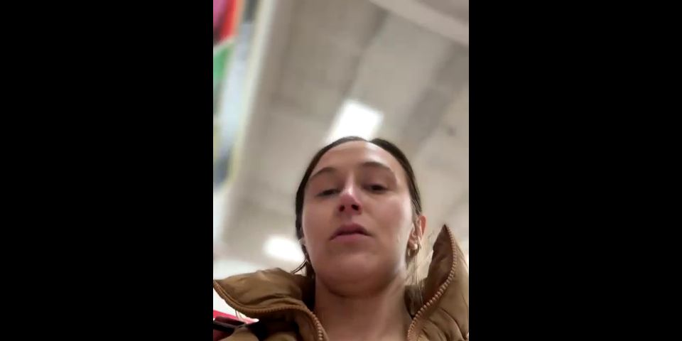 Amateur porno Carmen Rae tea sus curvas gruesas en OnlyFans Video