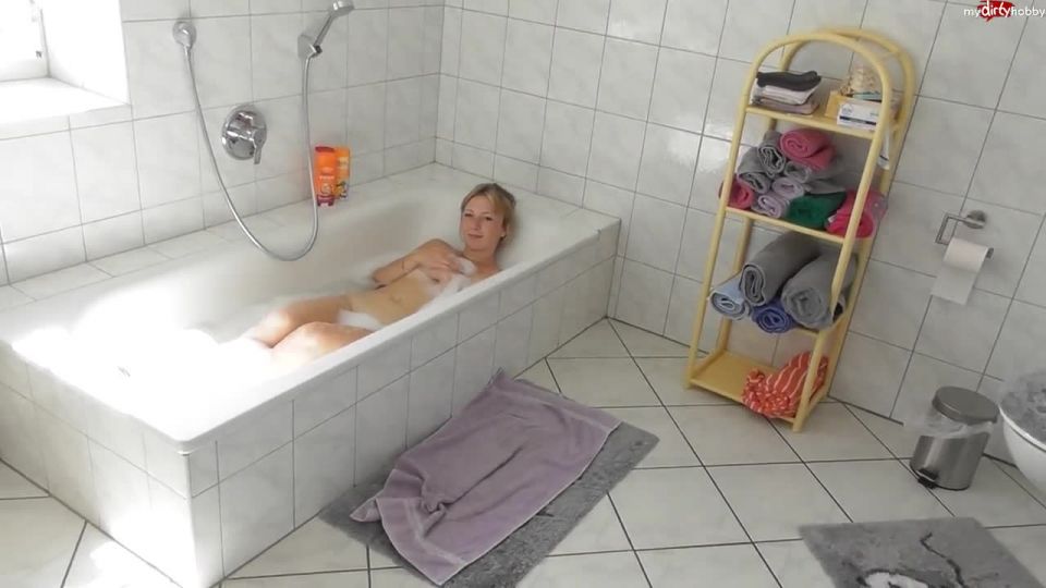 BunnyDiam0nd - Vom Kumpel in der Badewanne uberrascht !!!