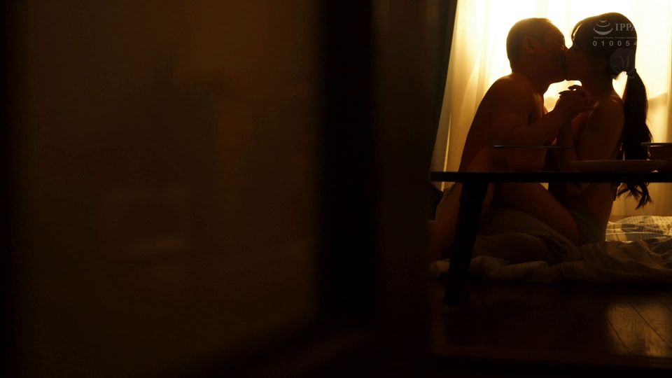 JUR-364 【モザイク破壊版】逃走中、絶倫中年男に匿われたボロアパートで激しくもはかない性交に満ちた罪深き女囚の7日間―。 一乃あおい