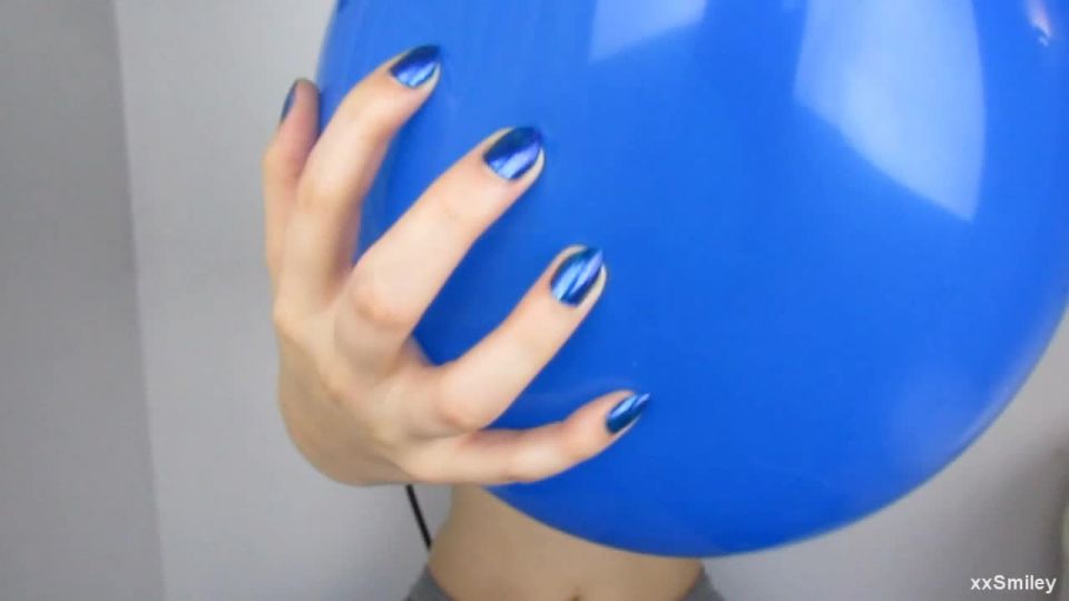 xxSmiley Sharp Nails Balloon Popping! - Finger Nail Fetish