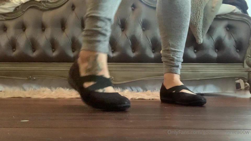 Goddess monica - goddessmonica00w GoddessmonicawSmelly feet out of flats joi per your request - 04-01-2021 - Onlyfans