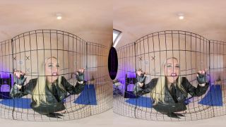 online video porno 32 hembras macho La mansión inglesa – Señora Sidonia – Bajo la Regla Femenina – VR, fetiche en la femdom porno