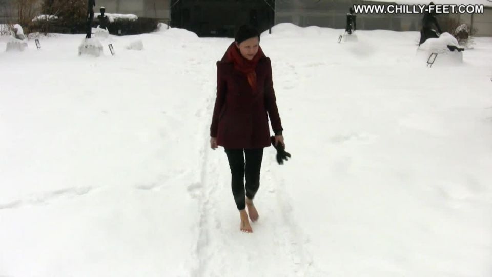 free online video 30 light fetish Barefoot In The Streets Of Russia – 2011-09-15, street on fetish porn