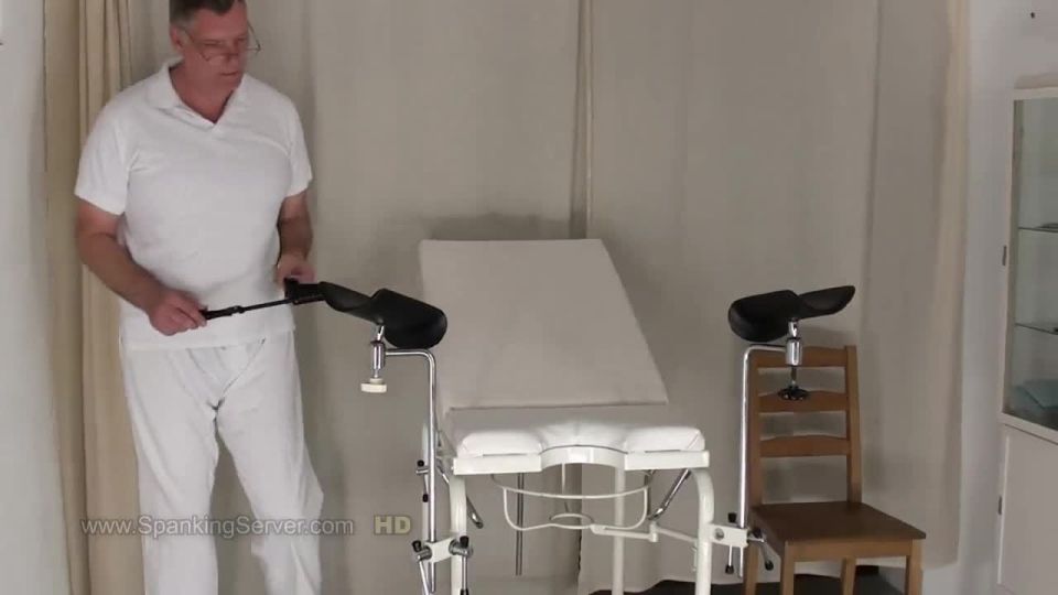 1692SpankingServer[Faphouse] - Jessie Pussy Whip On The Gyno Table - 0910