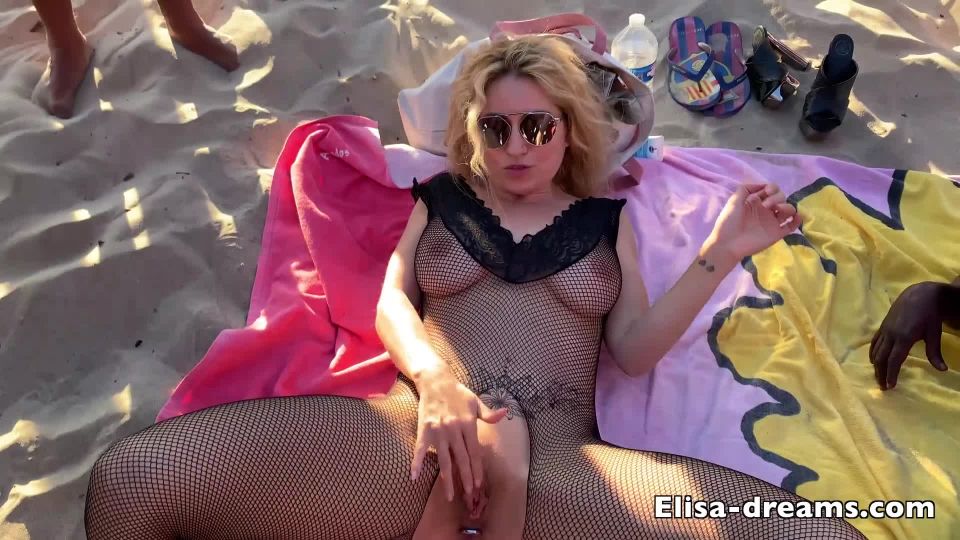 Elisa Dreams - Sex Challenge 2019 - Sex and Bukkake on the beach 25 Cu ...