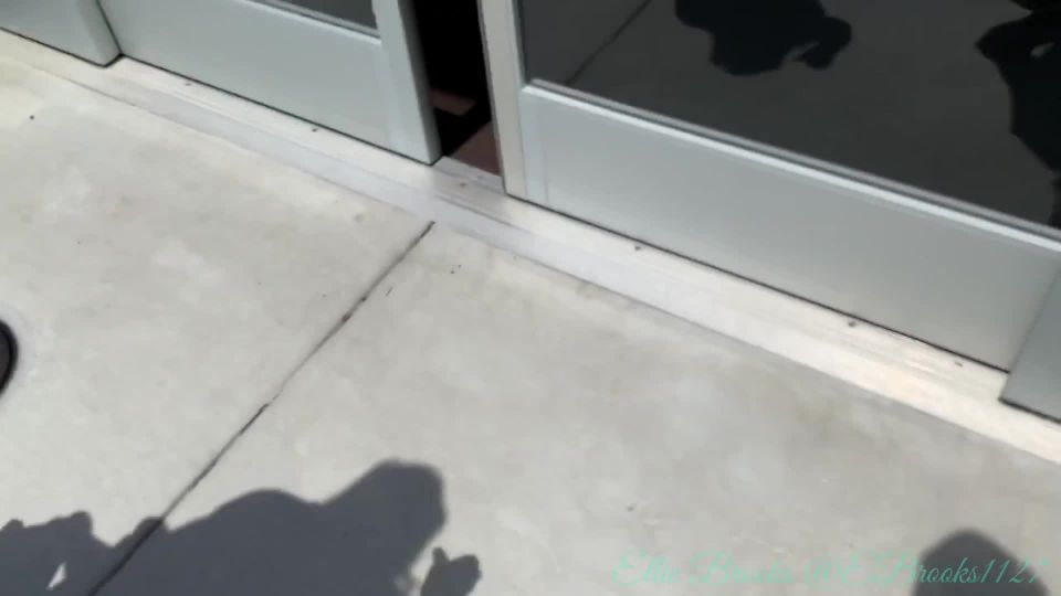 M@nyV1ds - Ellie Brooks - Sundress public play with creampie